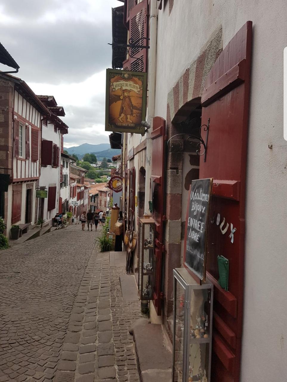 Auberge Du Pelerin Saint-Jean-Pied-de-Port Exteriör bild