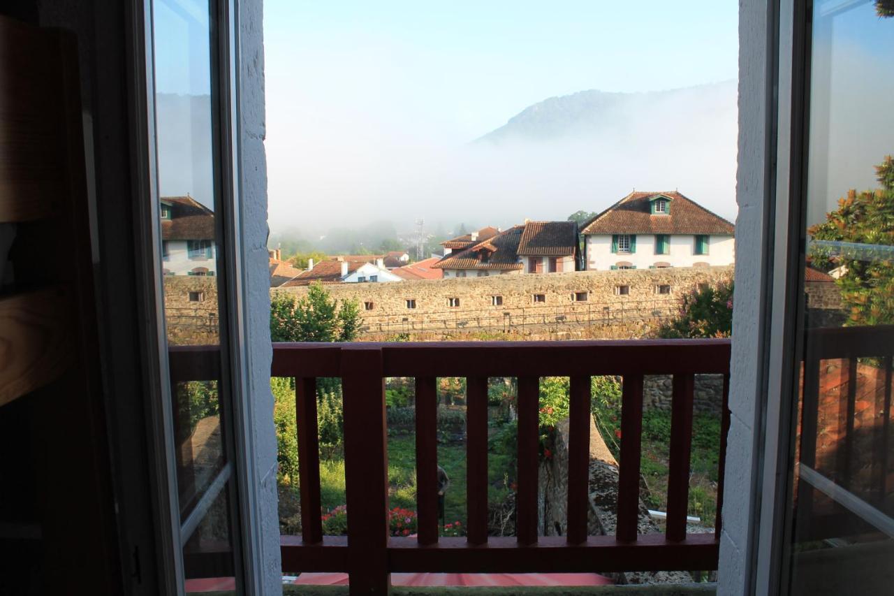Auberge Du Pelerin Saint-Jean-Pied-de-Port Exteriör bild